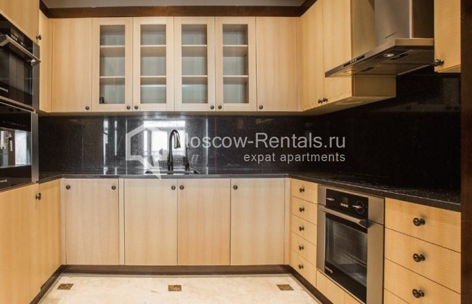 Photo #5 3-room (2 BR) apartment for <a href="http://moscow-rentals.ru/en/articles/long-term-rent" target="_blank">a long-term</a> rent
 in Russia, Moscow, Khlynovskyi typik., 4