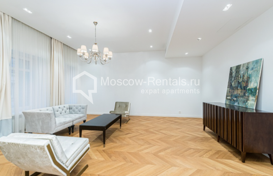 Photo #2 2-room (1 BR) apartment for <a href="http://moscow-rentals.ru/en/articles/long-term-rent" target="_blank">a long-term</a> rent
 in Russia, Moscow, Nikolskaya str, 10/2С2б