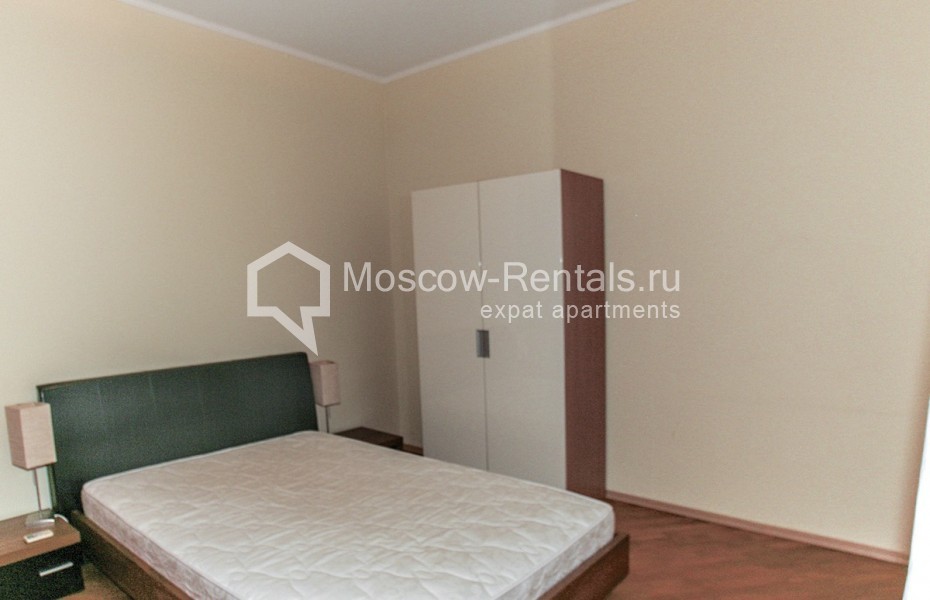 Photo #6 4-room (3 BR) apartment for <a href="http://moscow-rentals.ru/en/articles/long-term-rent" target="_blank">a long-term</a> rent
 in Russia, Moscow, Malyi Nikolopeskovskyi lane, 6