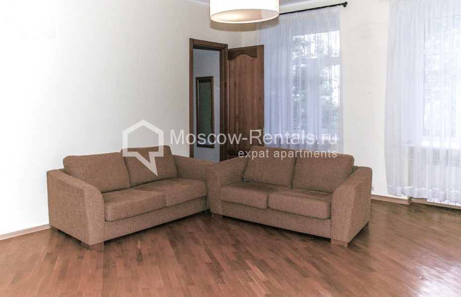 Photo #10 4-room (3 BR) apartment for <a href="http://moscow-rentals.ru/en/articles/long-term-rent" target="_blank">a long-term</a> rent
 in Russia, Moscow, Malyi Nikolopeskovskyi lane, 6
