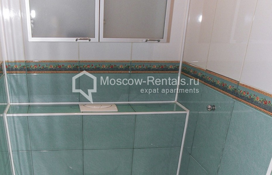 Photo #15 4-room (3 BR) apartment for <a href="http://moscow-rentals.ru/en/articles/long-term-rent" target="_blank">a long-term</a> rent
 in Russia, Moscow, Malyi Nikolopeskovskyi lane, 6