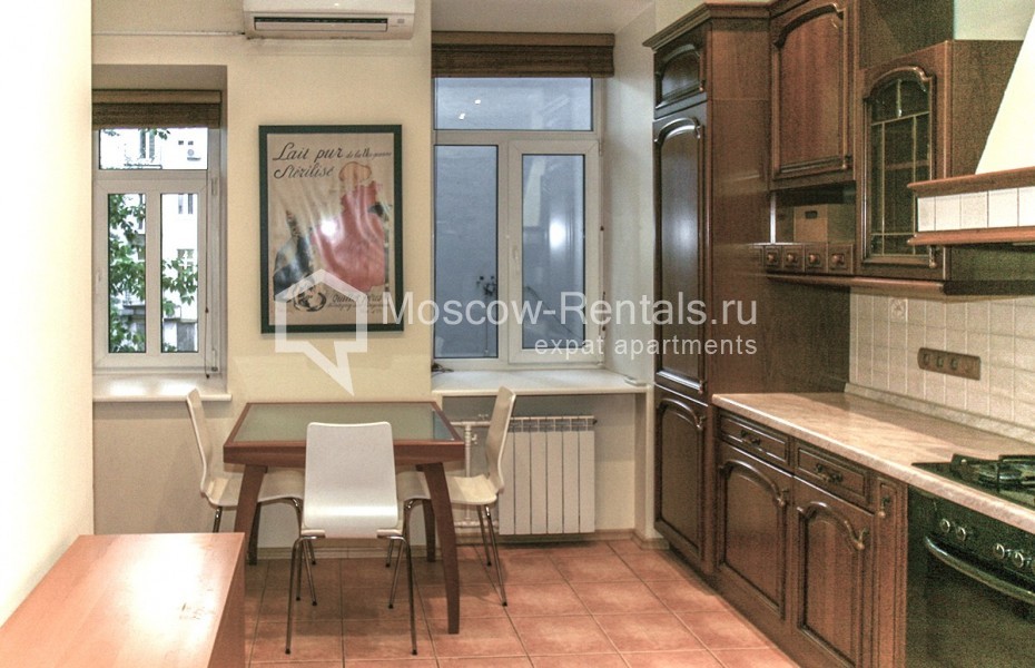 Photo #1 4-room (3 BR) apartment for <a href="http://moscow-rentals.ru/en/articles/long-term-rent" target="_blank">a long-term</a> rent
 in Russia, Moscow, Malyi Nikolopeskovskyi lane, 6