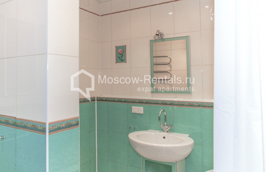 Photo #12 4-room (3 BR) apartment for <a href="http://moscow-rentals.ru/en/articles/long-term-rent" target="_blank">a long-term</a> rent
 in Russia, Moscow, Malyi Nikolopeskovskyi lane, 6