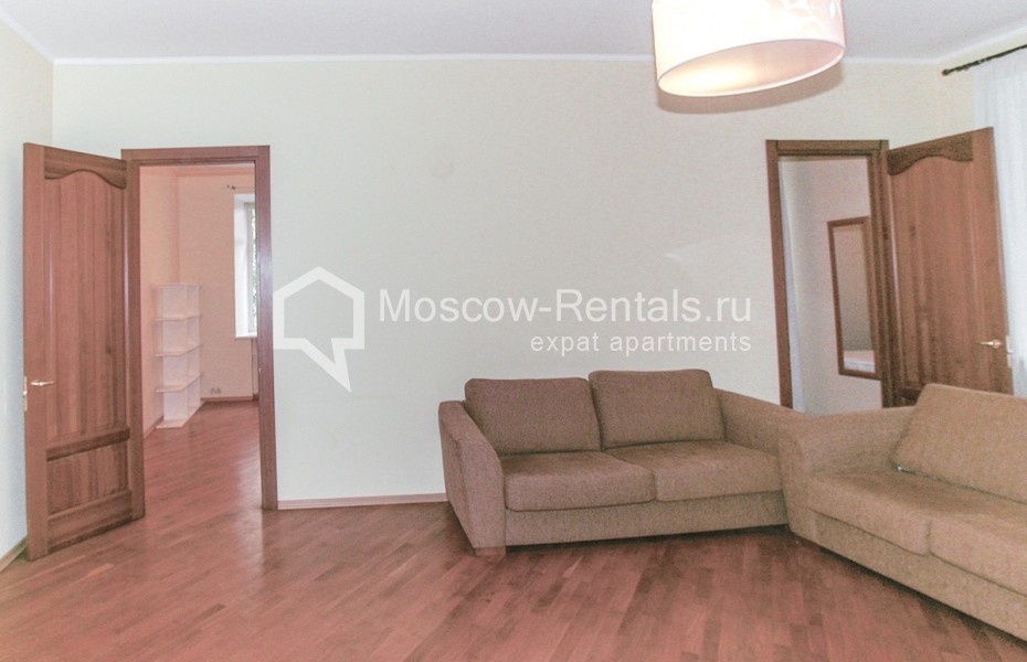 Photo #9 4-room (3 BR) apartment for <a href="http://moscow-rentals.ru/en/articles/long-term-rent" target="_blank">a long-term</a> rent
 in Russia, Moscow, Malyi Nikolopeskovskyi lane, 6