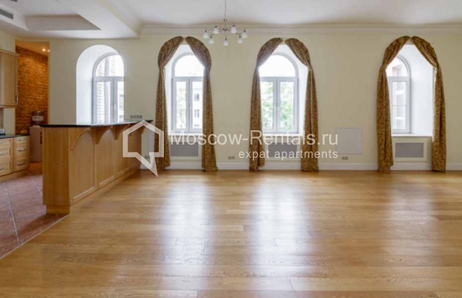 Photo #2 7-room (6 BR) apartment for <a href="http://moscow-rentals.ru/en/articles/long-term-rent" target="_blank">a long-term</a> rent
 in Russia, Moscow, Pokrovskyi blv, 14/6