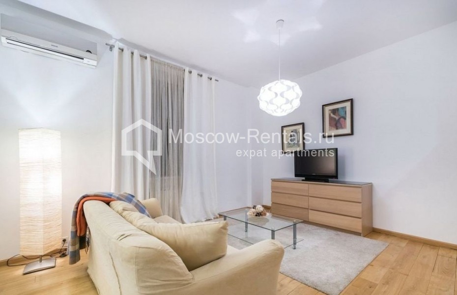 Photo #2 2-room (1 BR) apartment for <a href="http://moscow-rentals.ru/en/articles/long-term-rent" target="_blank">a long-term</a> rent
 in Russia, Moscow, Blagoveshenskyi lane, 5