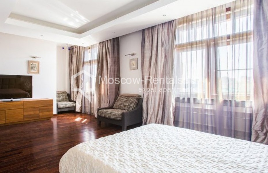 Photo #9 3-room (2 BR) apartment for <a href="http://moscow-rentals.ru/en/articles/long-term-rent" target="_blank">a long-term</a> rent
 in Russia, Moscow, Khilkov lane, 1