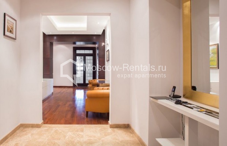 Photo #12 3-room (2 BR) apartment for <a href="http://moscow-rentals.ru/en/articles/long-term-rent" target="_blank">a long-term</a> rent
 in Russia, Moscow, Khilkov lane, 1