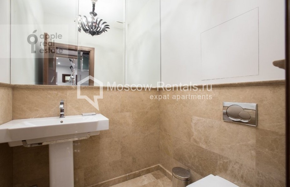 Photo #18 3-room (2 BR) apartment for <a href="http://moscow-rentals.ru/en/articles/long-term-rent" target="_blank">a long-term</a> rent
 in Russia, Moscow, Khilkov lane, 1