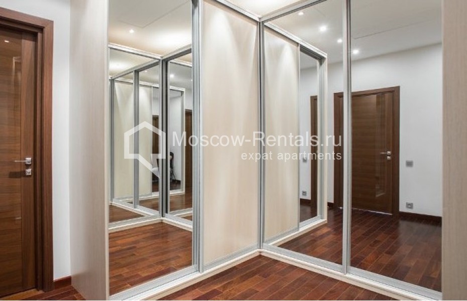 Photo #13 3-room (2 BR) apartment for <a href="http://moscow-rentals.ru/en/articles/long-term-rent" target="_blank">a long-term</a> rent
 in Russia, Moscow, Khilkov lane, 1