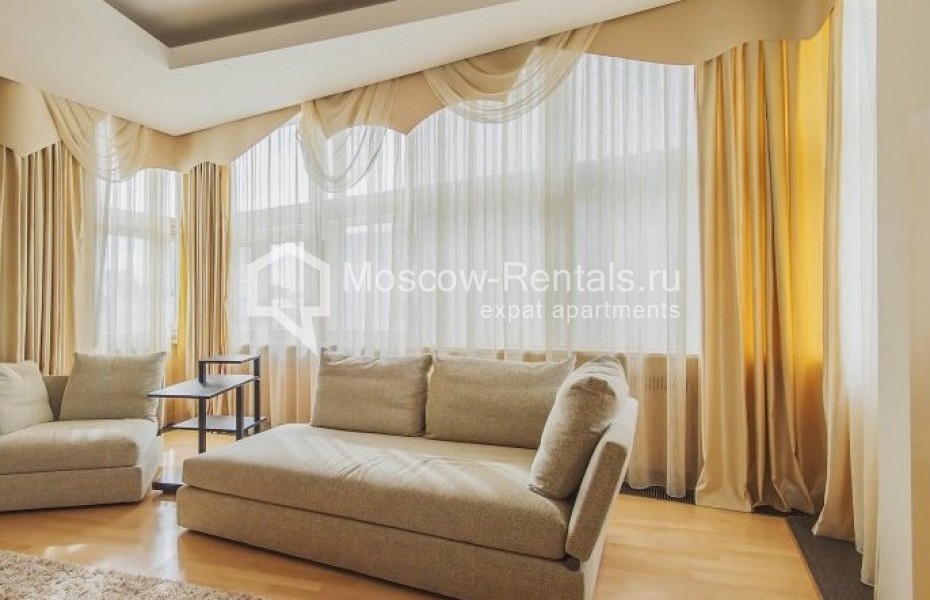 Photo #3 4-room (3 BR) apartment for <a href="http://moscow-rentals.ru/en/articles/long-term-rent" target="_blank">a long-term</a> rent
 in Russia, Moscow, Skatertnyi lane, 18