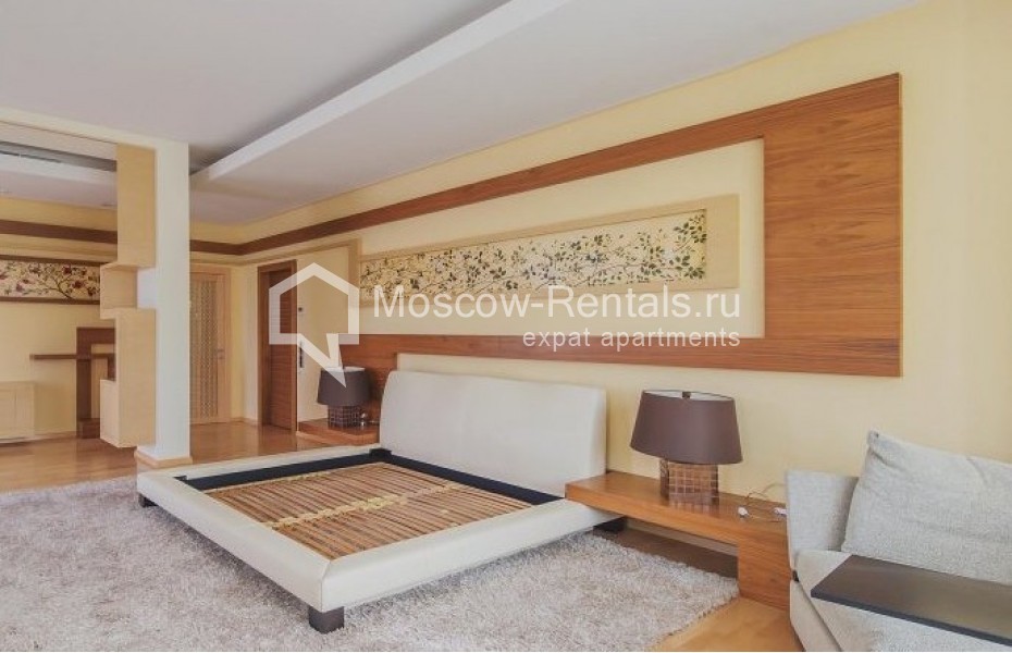 Photo #8 4-room (3 BR) apartment for <a href="http://moscow-rentals.ru/en/articles/long-term-rent" target="_blank">a long-term</a> rent
 in Russia, Moscow, Skatertnyi lane, 18