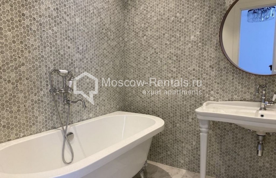 Photo #10 3-room (2 BR) apartment for <a href="http://moscow-rentals.ru/en/articles/long-term-rent" target="_blank">a long-term</a> rent
 in Russia, Moscow, Mosfilmovskaya str, 88к4с1