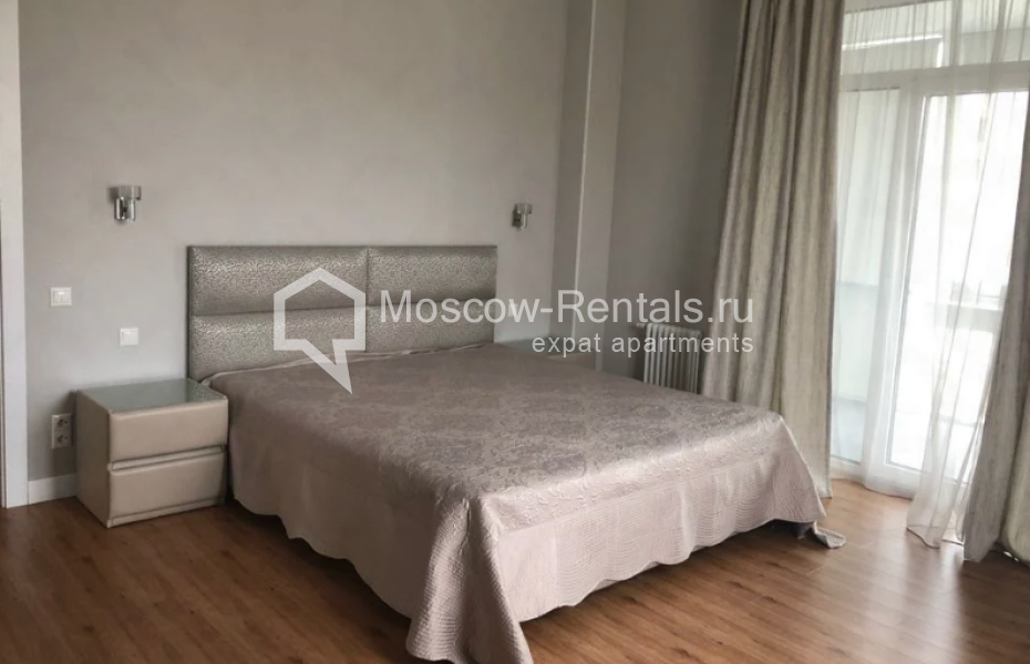 Photo #3 3-room (2 BR) apartment for <a href="http://moscow-rentals.ru/en/articles/long-term-rent" target="_blank">a long-term</a> rent
 in Russia, Moscow, Mosfilmovskaya str, 88к2с7