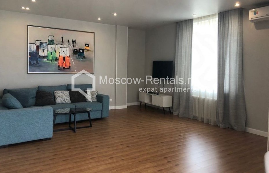 Photo #1 3-room (2 BR) apartment for <a href="http://moscow-rentals.ru/en/articles/long-term-rent" target="_blank">a long-term</a> rent
 in Russia, Moscow, Mosfilmovskaya str, 88к2с7