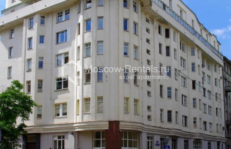 Photo #1 4-room (3 BR) apartment for <a href="http://moscow-rentals.ru/en/articles/long-term-rent" target="_blank">a long-term</a> rent
 in Russia, Moscow, Daev lane, 8