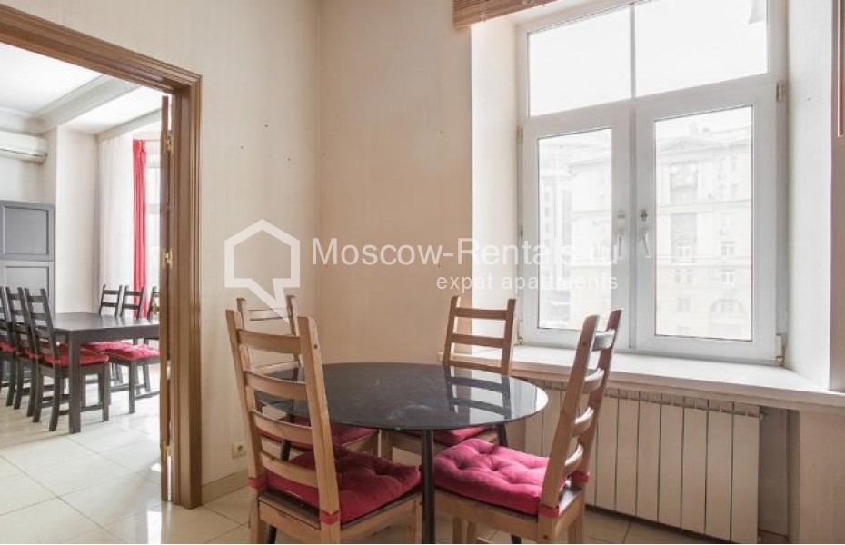 Photo #1 4-room (3 BR) apartment for <a href="http://moscow-rentals.ru/en/articles/long-term-rent" target="_blank">a long-term</a> rent
 in Russia, Moscow, New Arbat str, 23