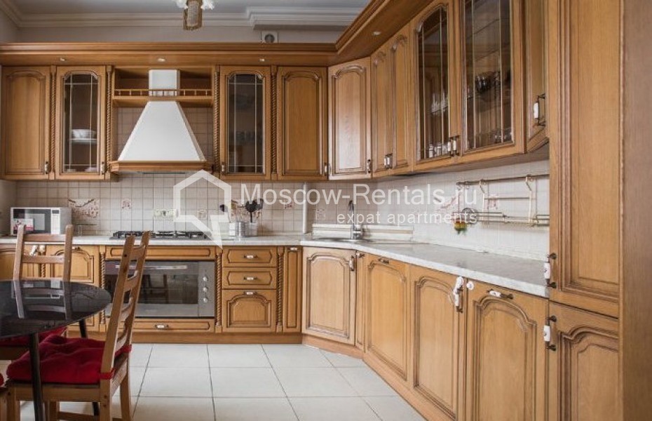Photo #2 4-room (3 BR) apartment for <a href="http://moscow-rentals.ru/en/articles/long-term-rent" target="_blank">a long-term</a> rent
 in Russia, Moscow, New Arbat str, 23