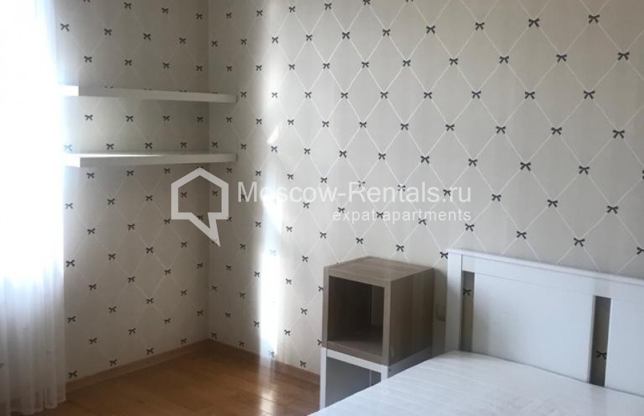 Photo #10 4-room (3 BR) apartment for <a href="http://moscow-rentals.ru/en/articles/long-term-rent" target="_blank">a long-term</a> rent
 in Russia, Moscow, Sosnovaya alleya, 1