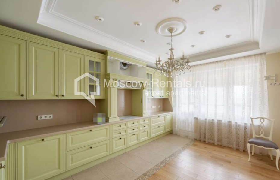 Photo #2 4-room (3 BR) apartment for <a href="http://moscow-rentals.ru/en/articles/long-term-rent" target="_blank">a long-term</a> rent
 in Russia, Moscow, Sosnovaya alleya, 1