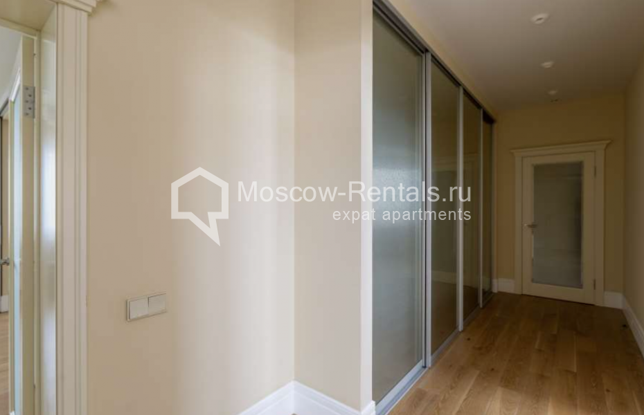 Photo #11 4-room (3 BR) apartment for <a href="http://moscow-rentals.ru/en/articles/long-term-rent" target="_blank">a long-term</a> rent
 in Russia, Moscow, Sosnovaya alleya, 1
