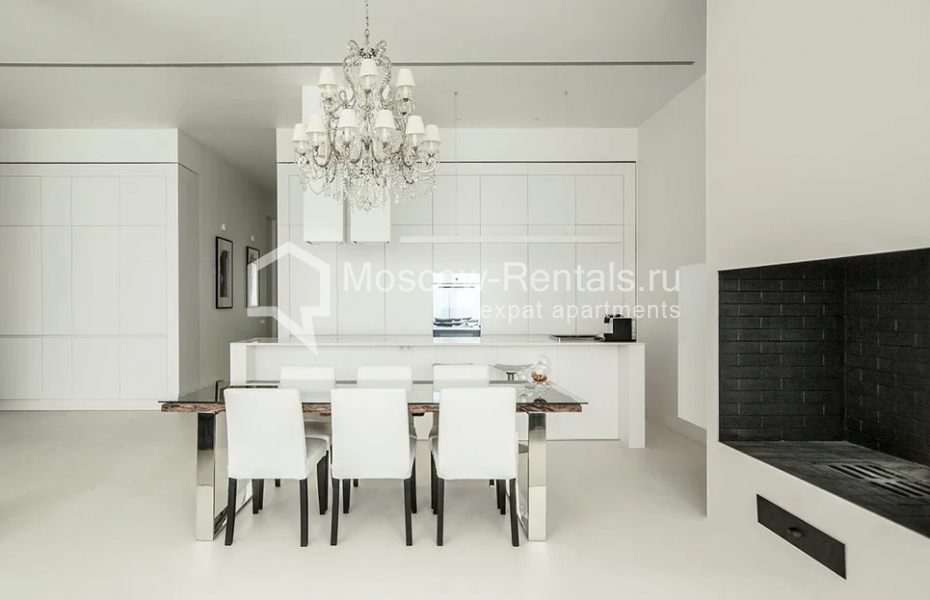 Photo #1 4-room (3 BR) apartment for <a href="http://moscow-rentals.ru/en/articles/long-term-rent" target="_blank">a long-term</a> rent
 in Russia, Moscow, Serebryanicheskaya emb,19