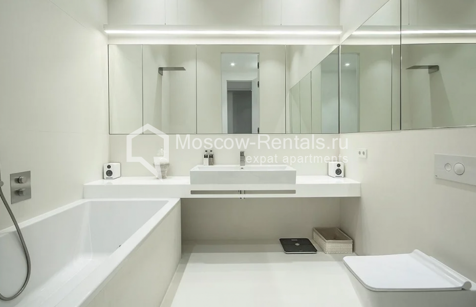 Photo #9 4-room (3 BR) apartment for <a href="http://moscow-rentals.ru/en/articles/long-term-rent" target="_blank">a long-term</a> rent
 in Russia, Moscow, Serebryanicheskaya emb,19