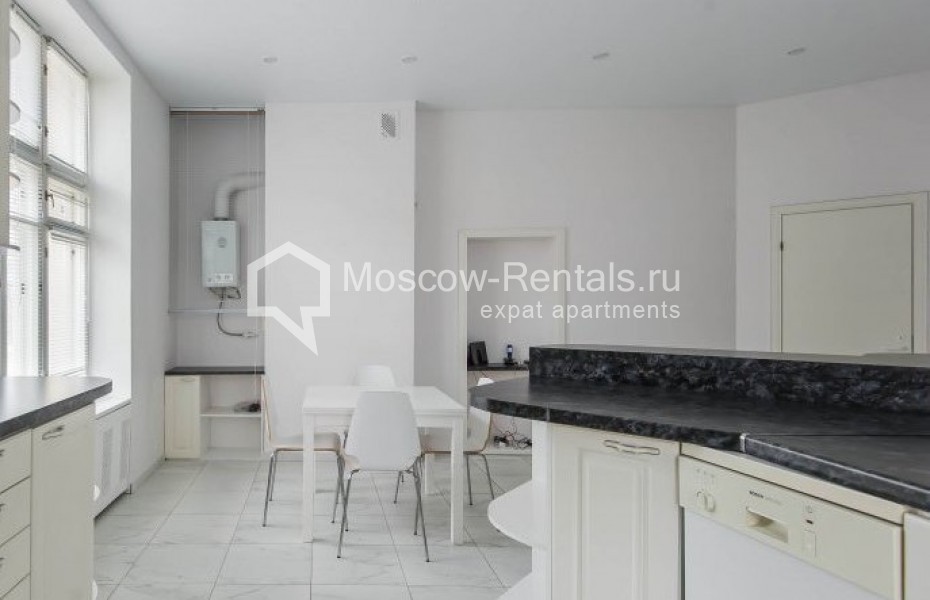 Photo #7 5-room (4 BR) apartment for <a href="http://moscow-rentals.ru/en/articles/long-term-rent" target="_blank">a long-term</a> rent
 in Russia, Moscow, Zhukovskogo str, 5