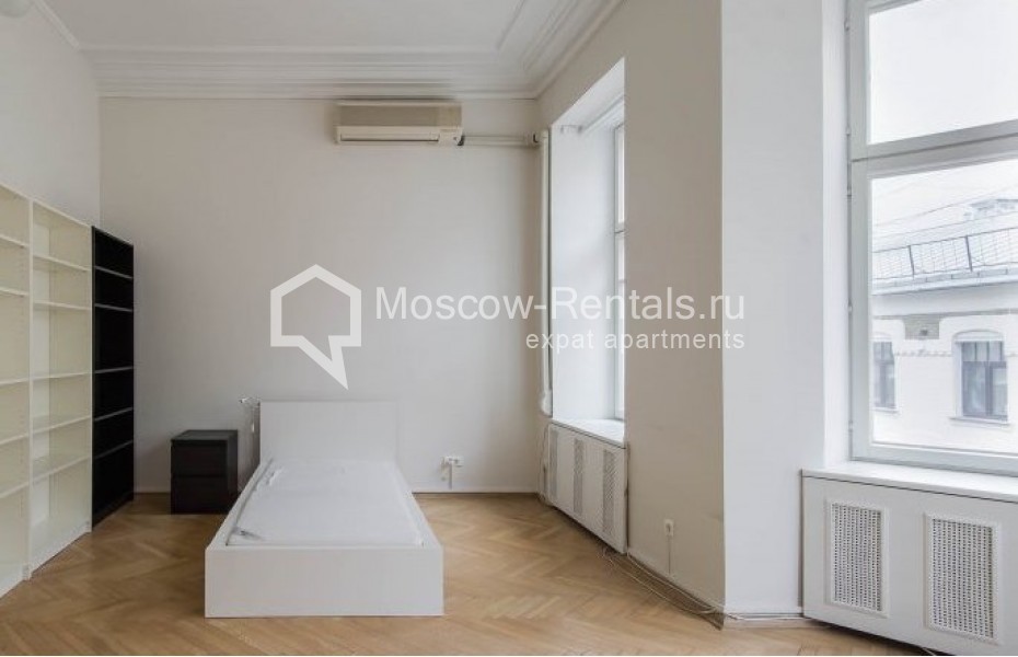 Photo #12 5-room (4 BR) apartment for <a href="http://moscow-rentals.ru/en/articles/long-term-rent" target="_blank">a long-term</a> rent
 in Russia, Moscow, Zhukovskogo str, 5