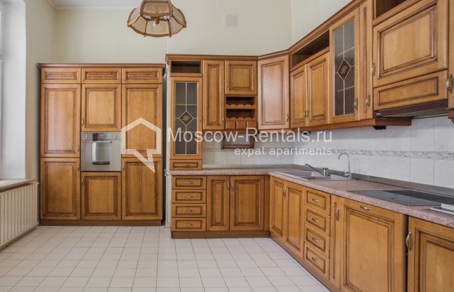 Photo #1 7-room (6 BR) apartment for <a href="http://moscow-rentals.ru/en/articles/long-term-rent" target="_blank">a long-term</a> rent
 in Russia, Moscow, Sretenskyi blv, 6/1