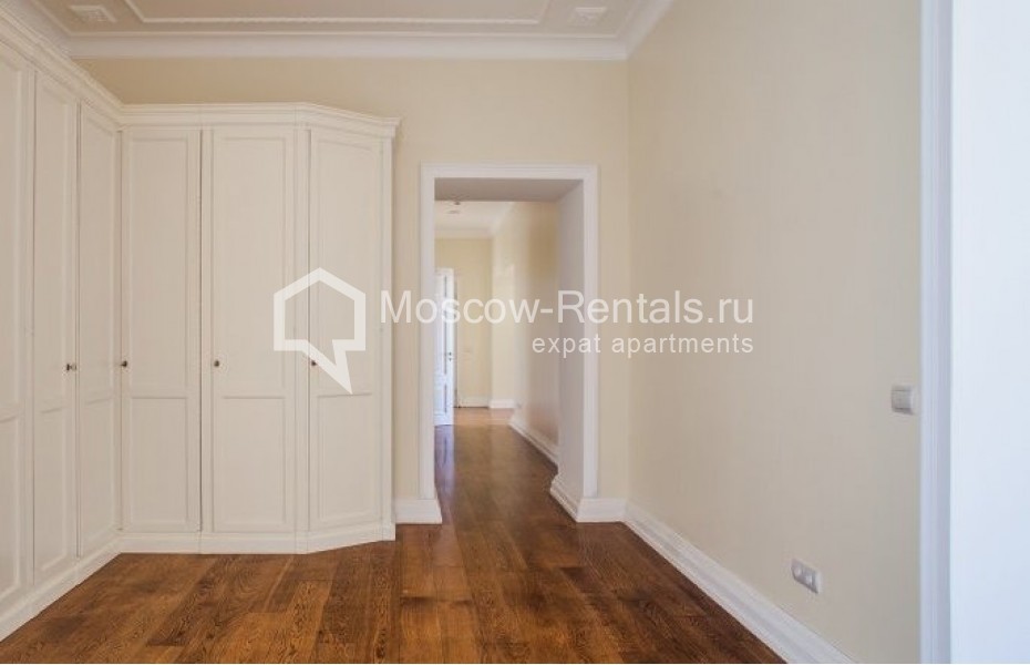 Photo #6 4-room (3 BR) apartment for <a href="http://moscow-rentals.ru/en/articles/long-term-rent" target="_blank">a long-term</a> rent
 in Russia, Moscow, Sretenslyi blv, 6/1С2