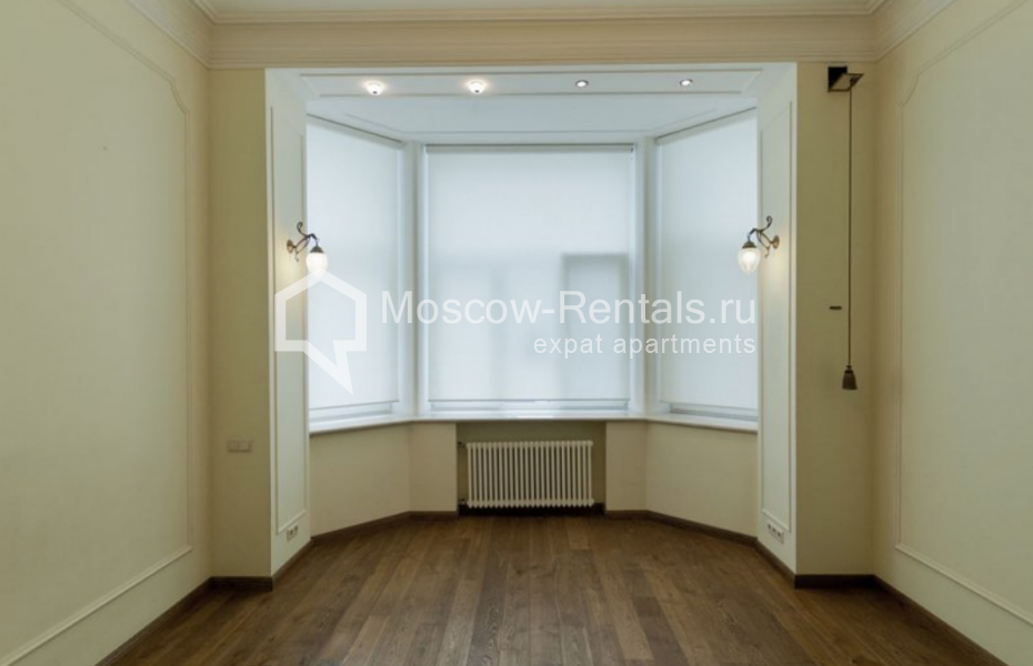 Photo #11 4-room (3 BR) apartment for <a href="http://moscow-rentals.ru/en/articles/long-term-rent" target="_blank">a long-term</a> rent
 in Russia, Moscow, Myasnitskaya str, 15