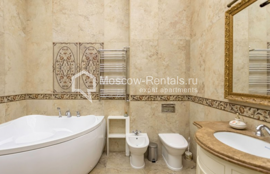 Photo #13 4-room (3 BR) apartment for <a href="http://moscow-rentals.ru/en/articles/long-term-rent" target="_blank">a long-term</a> rent
 in Russia, Moscow, Myasnitskaya str, 15