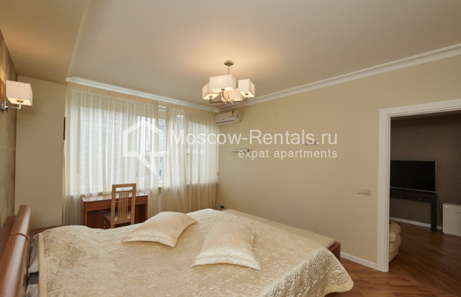 Photo #16 2-room (1 BR) apartment for <a href="http://moscow-rentals.ru/en/articles/long-term-rent" target="_blank">a long-term</a> rent
 in Russia, Moscow, New Arbat str, 16