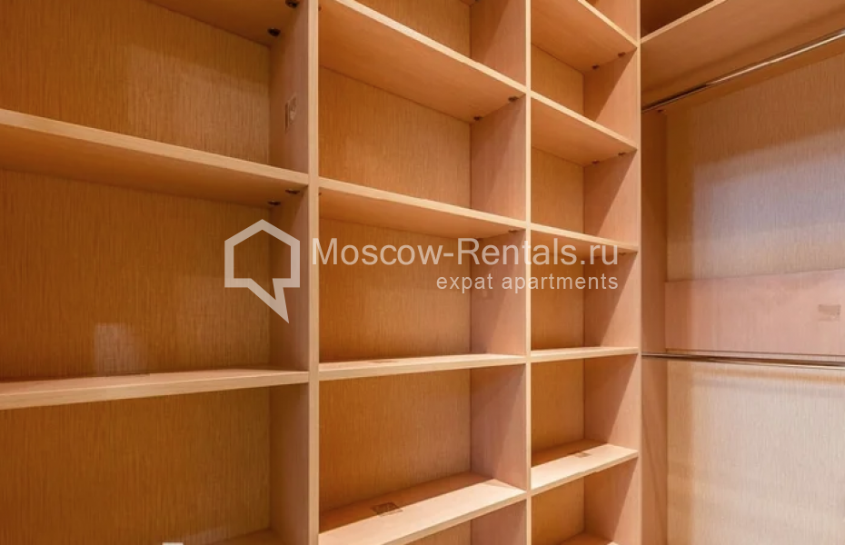 Photo #8 3-room (2 BR) apartment for <a href="http://moscow-rentals.ru/en/articles/long-term-rent" target="_blank">a long-term</a> rent
 in Russia, Moscow, Lomonosovskyi prosp, 25к1