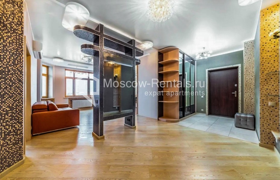 Photo #1 3-room (2 BR) apartment for <a href="http://moscow-rentals.ru/en/articles/long-term-rent" target="_blank">a long-term</a> rent
 in Russia, Moscow, Lomonosovskyi prosp, 25к1