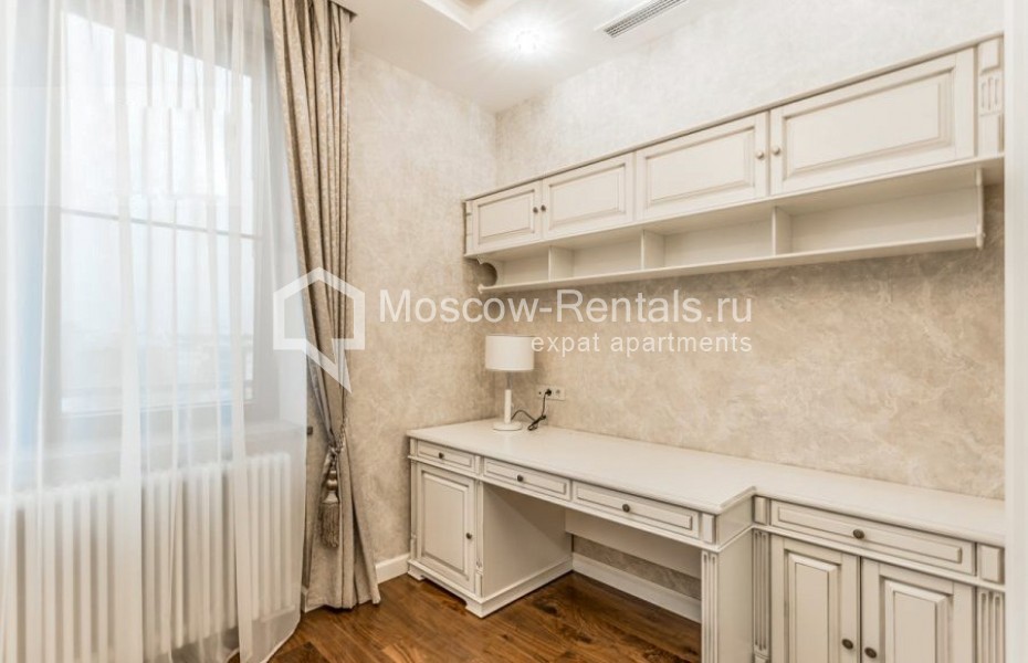 Photo #8 3-room (2 BR) apartment for <a href="http://moscow-rentals.ru/en/articles/long-term-rent" target="_blank">a long-term</a> rent
 in Russia, Moscow, Malaya Pirogovskaya str, 8