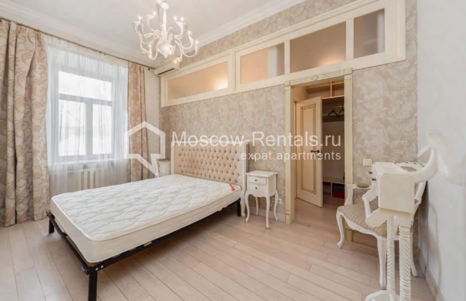 Photo #9 4-room (3 BR) apartment for <a href="http://moscow-rentals.ru/en/articles/long-term-rent" target="_blank">a long-term</a> rent
 in Russia, Moscow, Pokrovka str, 19