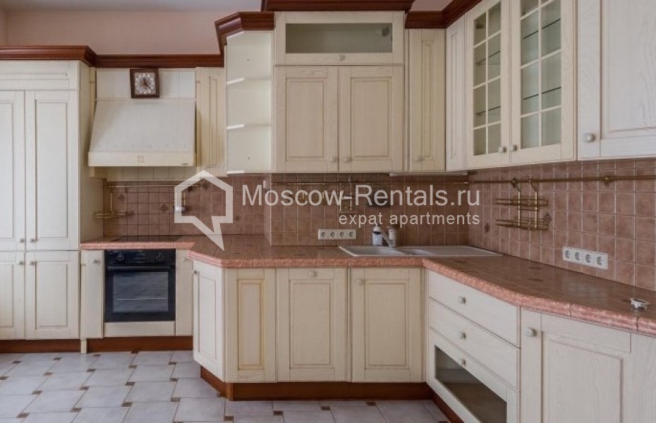 Photo #4 5-room (4 BR) apartment for <a href="http://moscow-rentals.ru/en/articles/long-term-rent" target="_blank">a long-term</a> rent
 in Russia, Moscow, Ulanskyi lane, 19