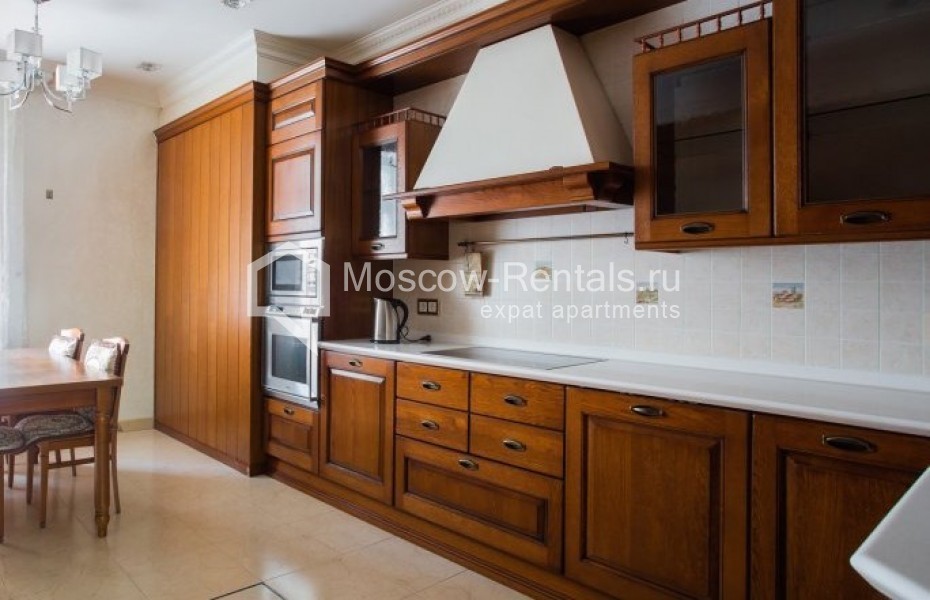 Photo #4 2-room (1 BR) apartment for <a href="http://moscow-rentals.ru/en/articles/long-term-rent" target="_blank">a long-term</a> rent
 in Russia, Moscow, Sretenka str, 9