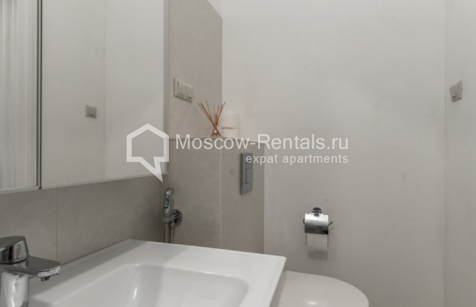 Photo #11 4-room (3 BR) apartment for <a href="http://moscow-rentals.ru/en/articles/long-term-rent" target="_blank">a long-term</a> rent
 in Russia, Moscow, Armyanskyi lane 1/8С1