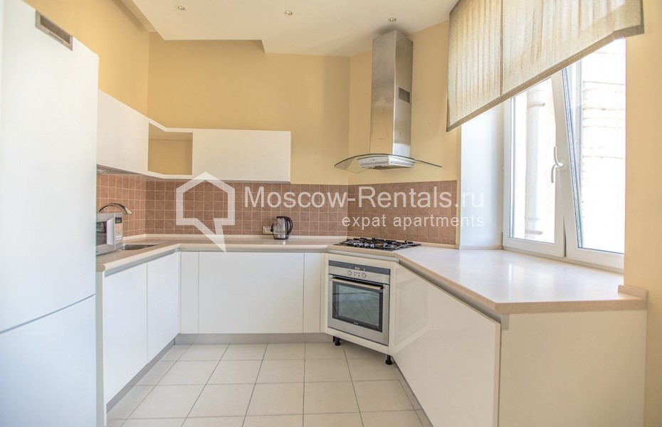 Photo #3 2-room (1 BR) apartment for <a href="http://moscow-rentals.ru/en/articles/long-term-rent" target="_blank">a long-term</a> rent
 in Russia, Moscow, Brusov lane, 8-10с1