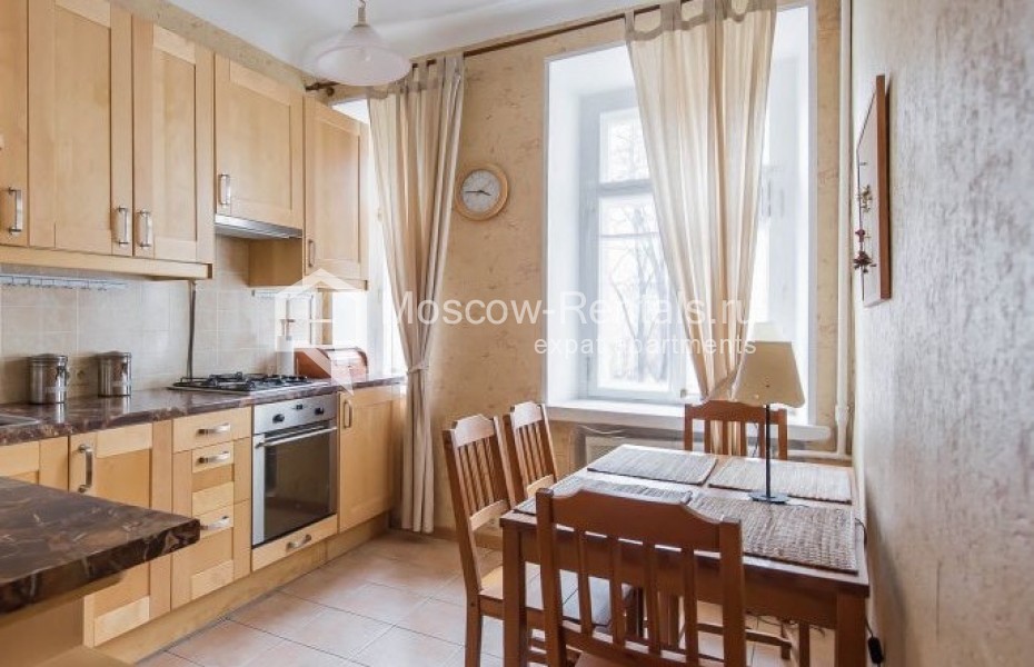 Photo #4 2-room (1 BR) apartment for <a href="http://moscow-rentals.ru/en/articles/long-term-rent" target="_blank">a long-term</a> rent
 in Russia, Moscow, Trekhprudnyi lane, 6