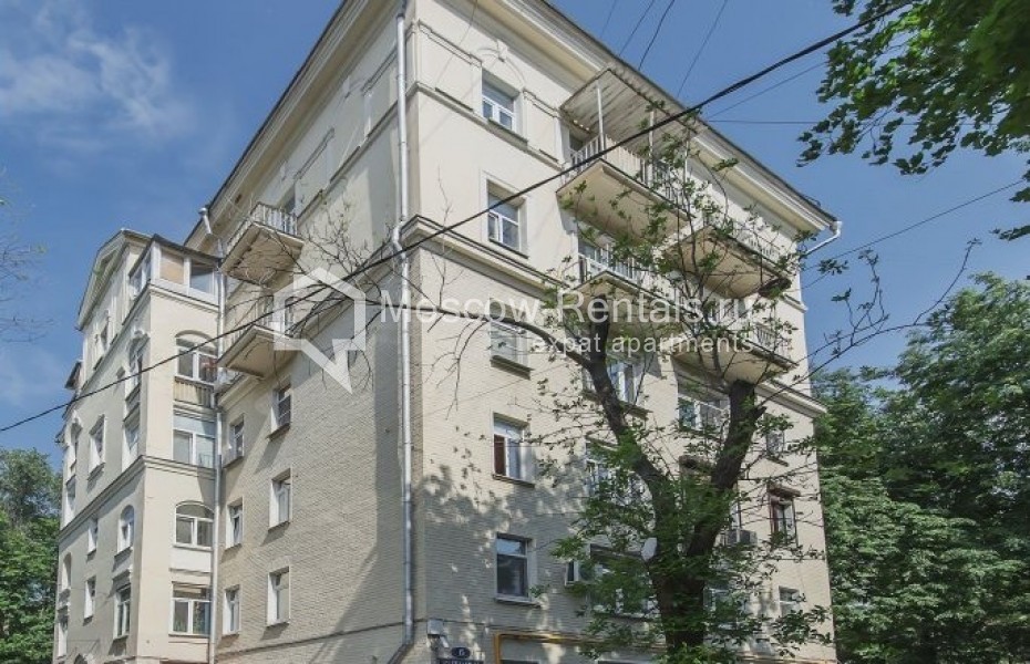 Photo #1 2-room (1 BR) apartment for <a href="http://moscow-rentals.ru/en/articles/long-term-rent" target="_blank">a long-term</a> rent
 in Russia, Moscow, Trekhprudnyi lane, 6