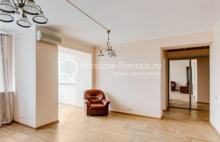 Photo #2 3-room (2 BR) apartment for <a href="http://moscow-rentals.ru/en/articles/long-term-rent" target="_blank">a long-term</a> rent
 in Russia, Moscow, Dolgorukovskaya str, 40