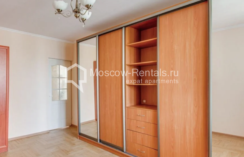 Photo #5 3-room (2 BR) apartment for <a href="http://moscow-rentals.ru/en/articles/long-term-rent" target="_blank">a long-term</a> rent
 in Russia, Moscow, Dolgorukovskaya str, 40