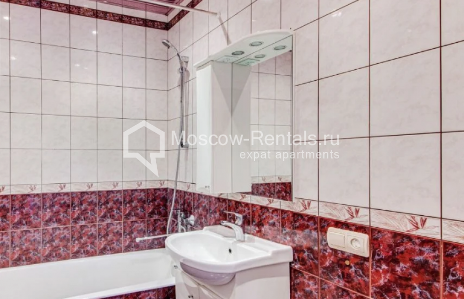 Photo #11 3-room (2 BR) apartment for <a href="http://moscow-rentals.ru/en/articles/long-term-rent" target="_blank">a long-term</a> rent
 in Russia, Moscow, Dolgorukovskaya str, 40