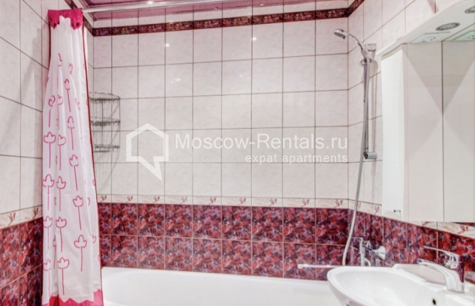 Photo #12 3-room (2 BR) apartment for <a href="http://moscow-rentals.ru/en/articles/long-term-rent" target="_blank">a long-term</a> rent
 in Russia, Moscow, Dolgorukovskaya str, 40
