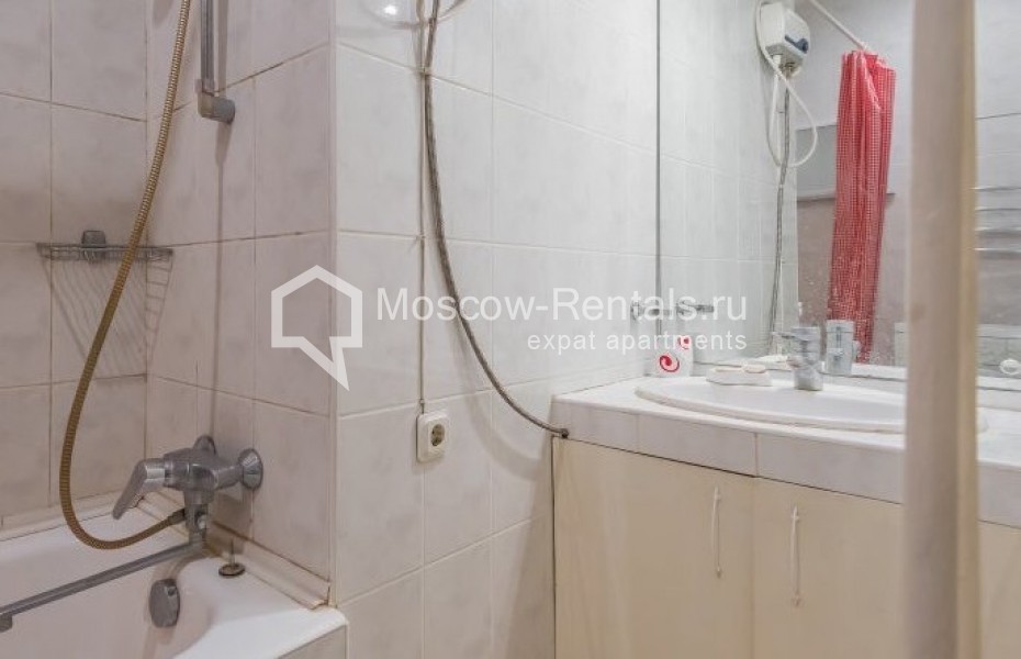 Photo #8 3-room (2 BR) apartment for <a href="http://moscow-rentals.ru/en/articles/long-term-rent" target="_blank">a long-term</a> rent
 in Russia, Moscow, Blagoveshenskyi lane, 5