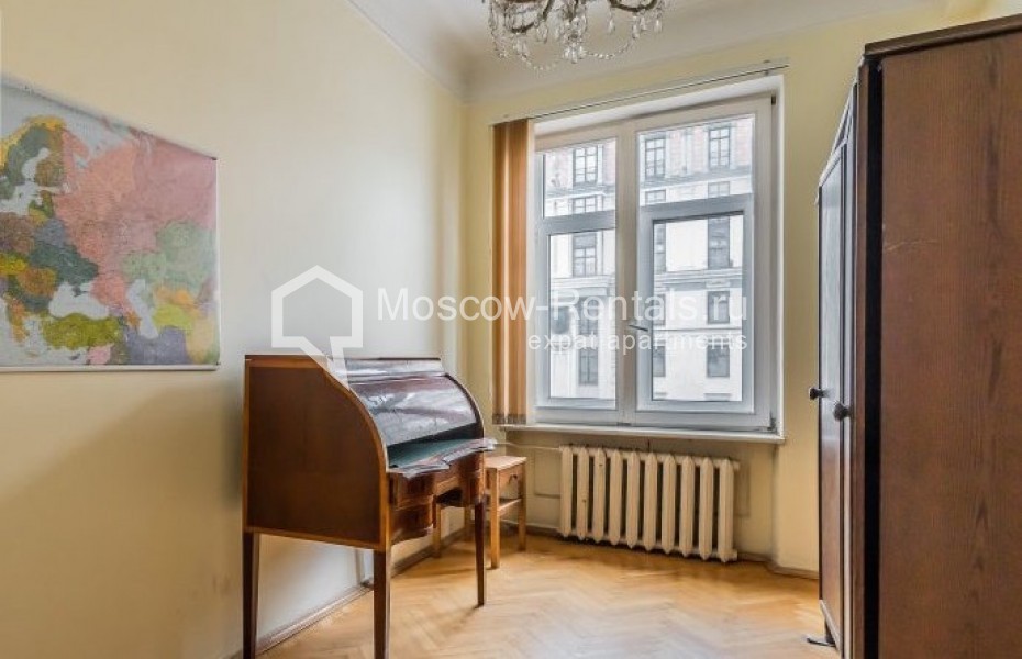 Photo #5 3-room (2 BR) apartment for <a href="http://moscow-rentals.ru/en/articles/long-term-rent" target="_blank">a long-term</a> rent
 in Russia, Moscow, Blagoveshenskyi lane, 5